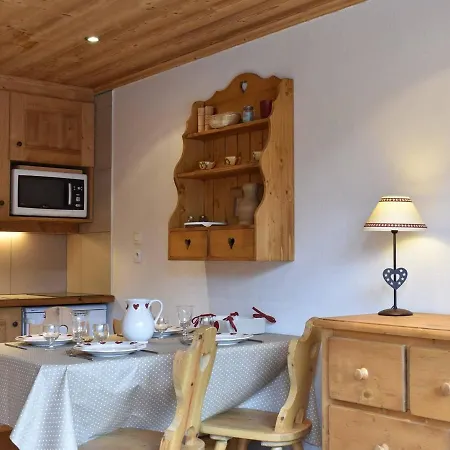 4 Pers A Meribel, Proche Centre Et Commerces, Balcon Ouest, Label Meribel - Fr-1-180-372 * Les Allues